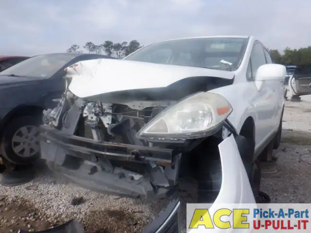 Photo of 2011 Nissan Versa
