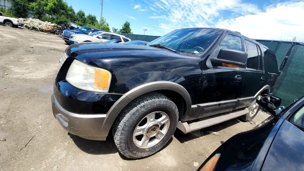 Photo of 2004 Ford Expedition