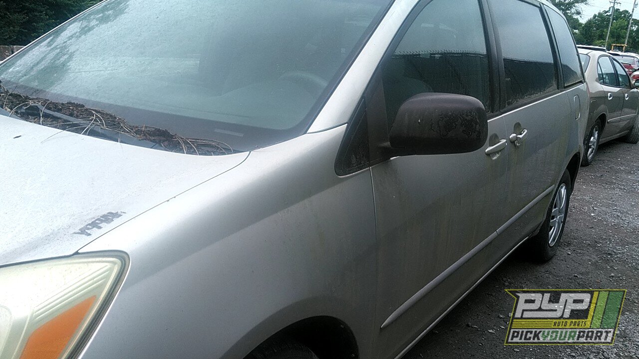 Photo of 2004 Toyota Sienna