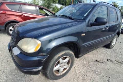 Photo of 2000 Mercedes-Benz Ml320