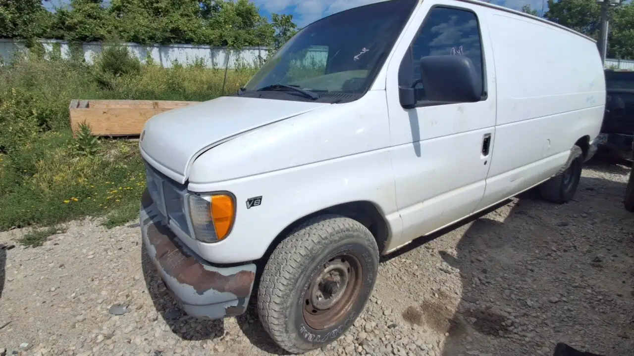 Photo of 2000 Ford E-150 Econoline