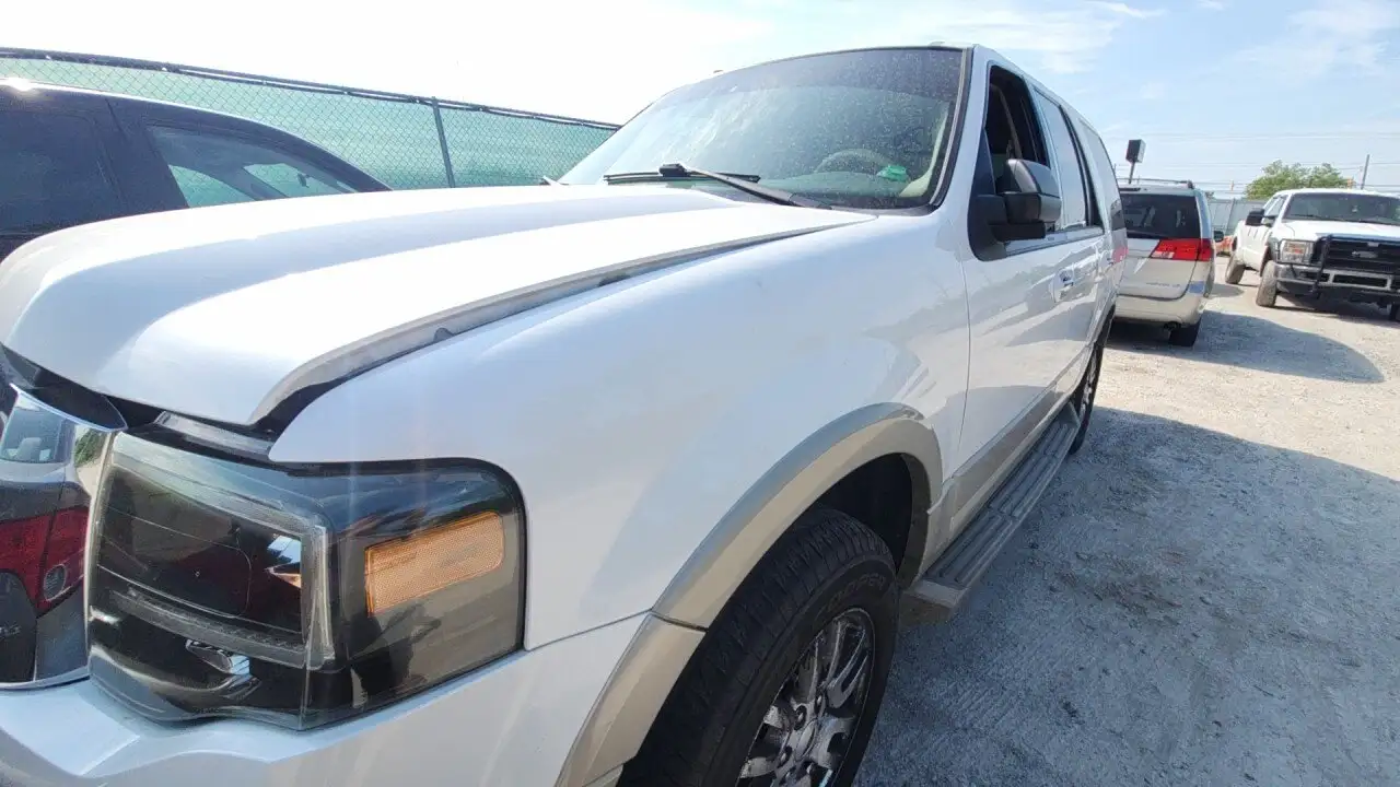 Photo of 2010 Ford Expedition