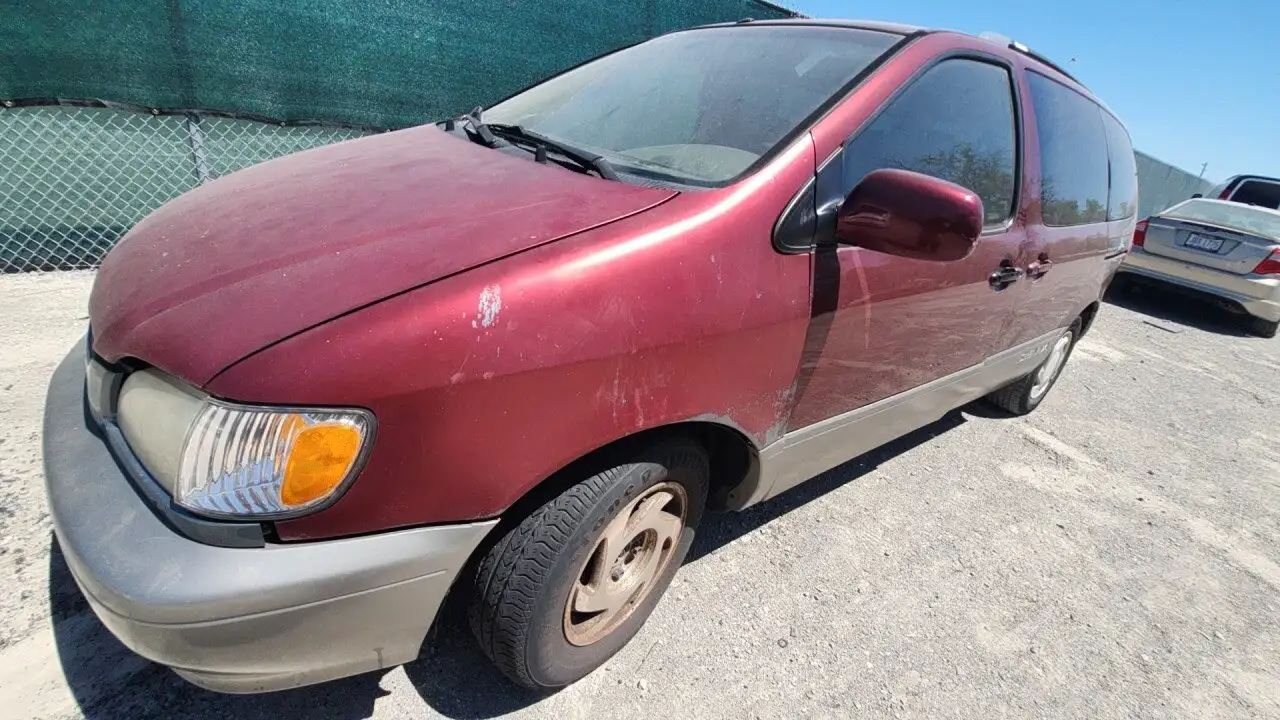 Photo of 2001 Toyota Sienna