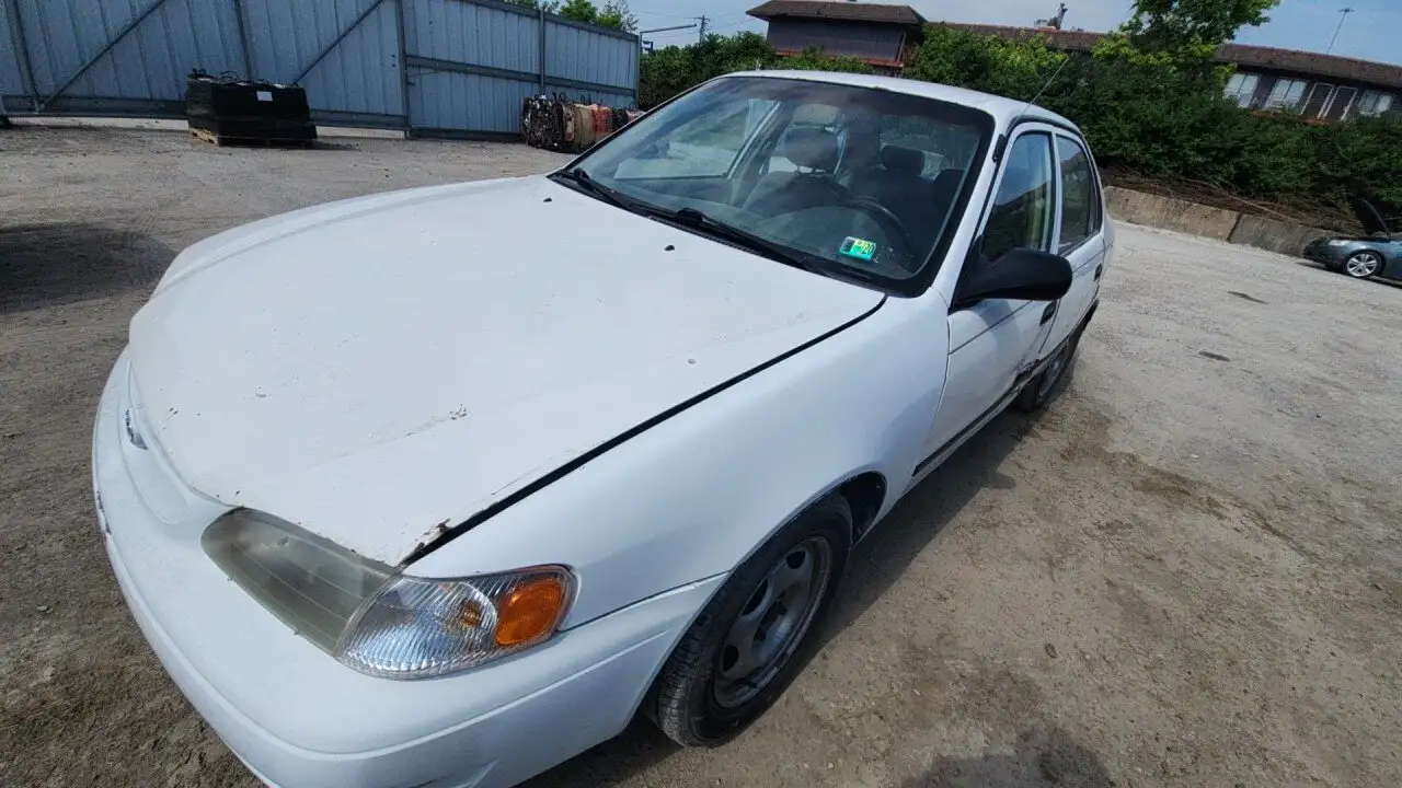 Photo of 2000 Toyota Corolla