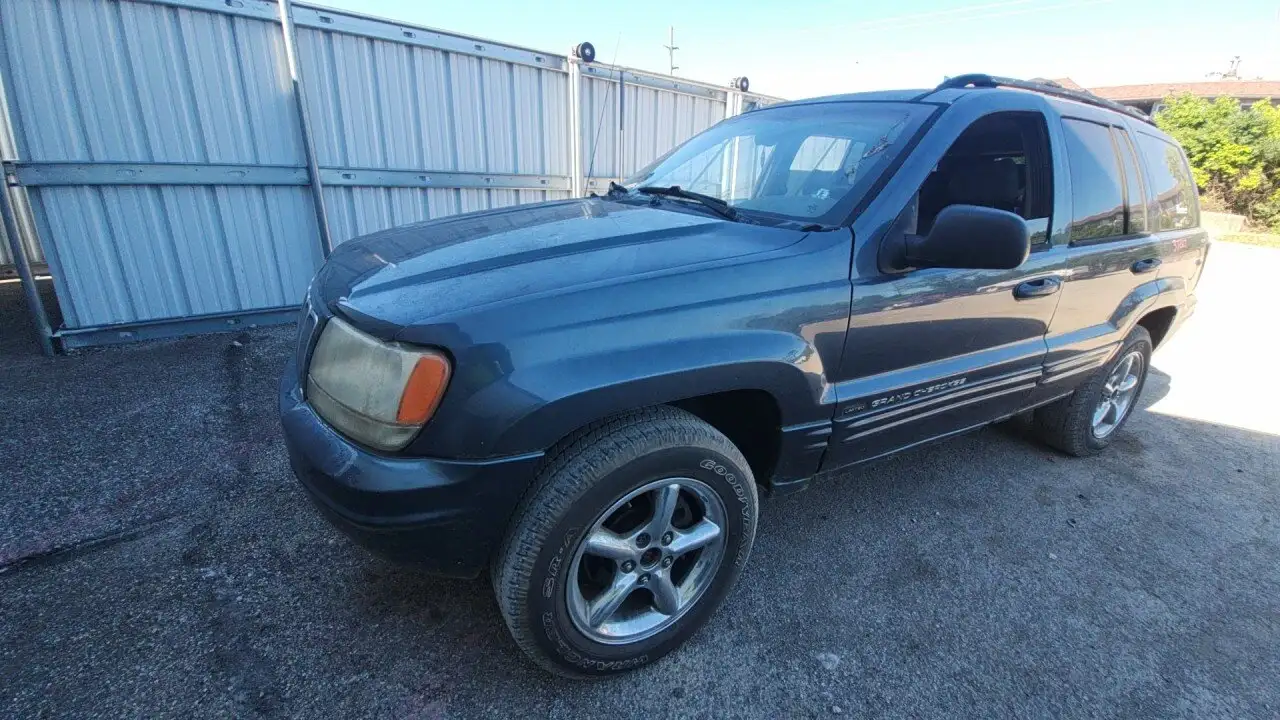 Photo of 2001 Jeep Grand Cherokee