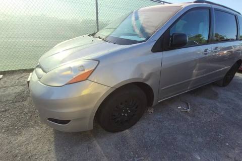 Photo of 2008 Toyota Sienna