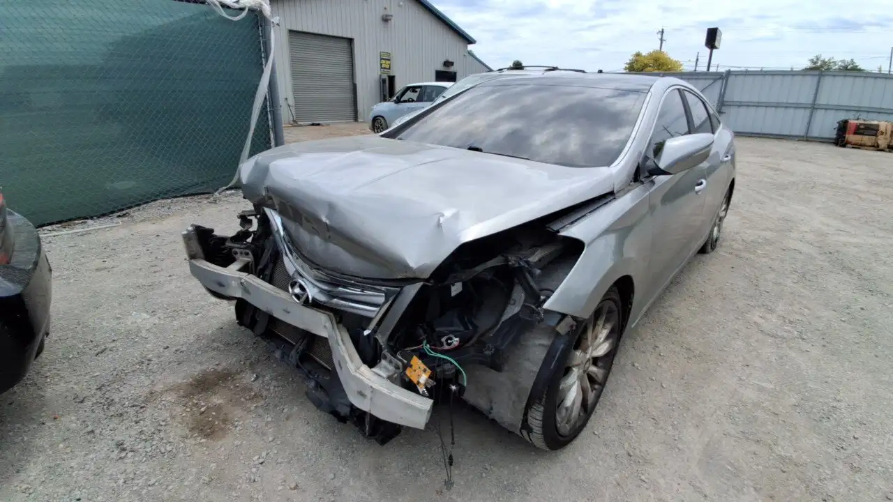 Photo of 2013 Hyundai Azera