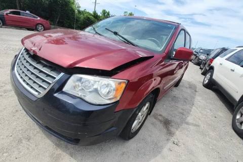 Photo of 2010 Chrysler Town & Country
