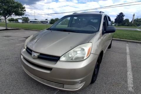 Photo of 2004 Toyota Sienna