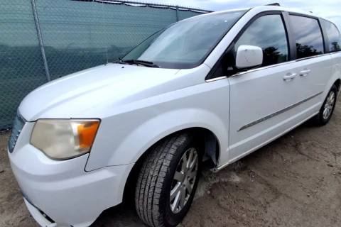 Photo of 2014 Chrysler Town & Country