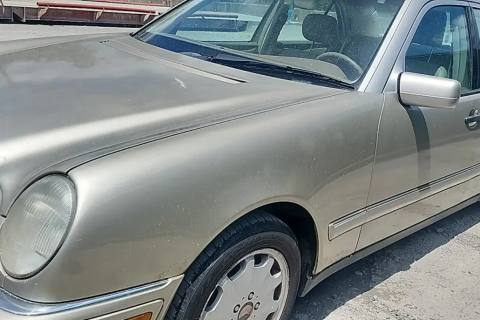 Photo of 1999 Mercedes-Benz E320