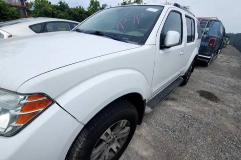 Photo of 2010 Nissan Pathfinder