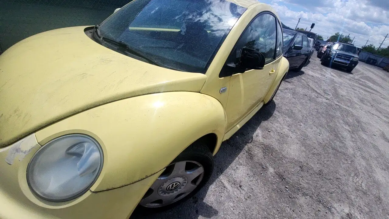 Photo of 2000 Volkswagen Beetle