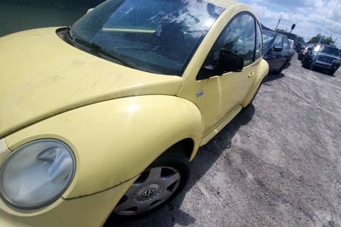 Photo of 2000 Volkswagen Beetle