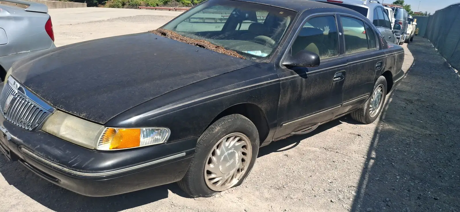 Photo of 1997 Lincoln Continental