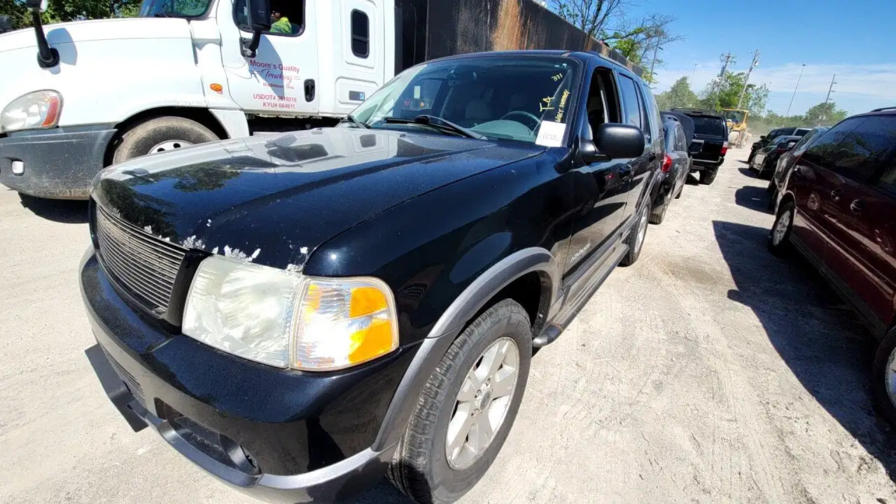 Photo of 2004 Ford Explorer