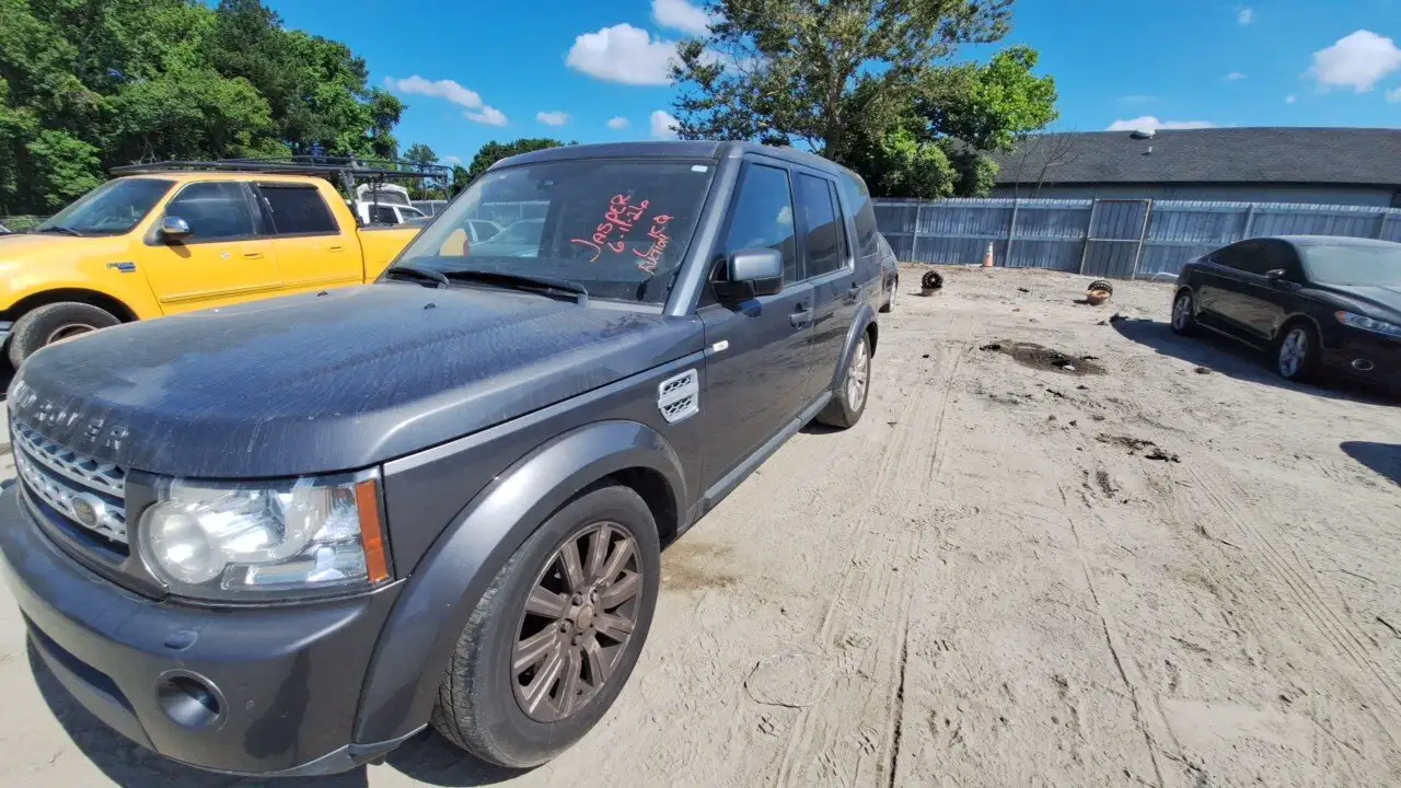 Photo of 2013 Land Rover Lr4