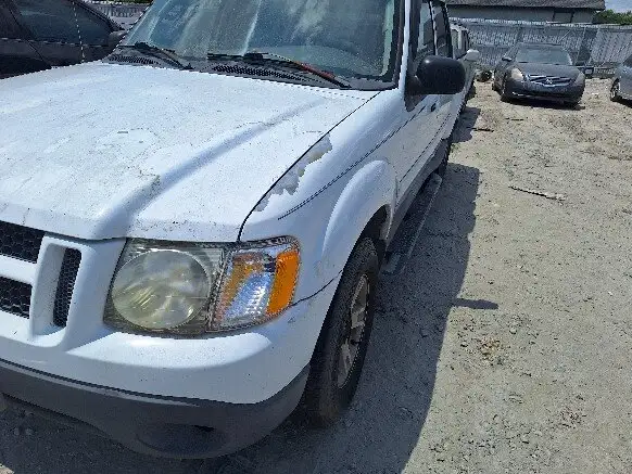Photo of 2005 Ford Explorer Sport Trac