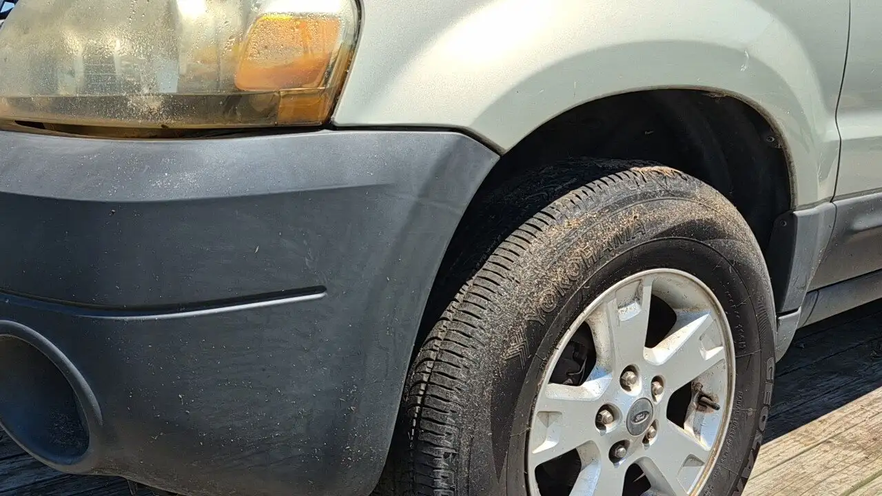 Photo of 2005 Ford Escape
