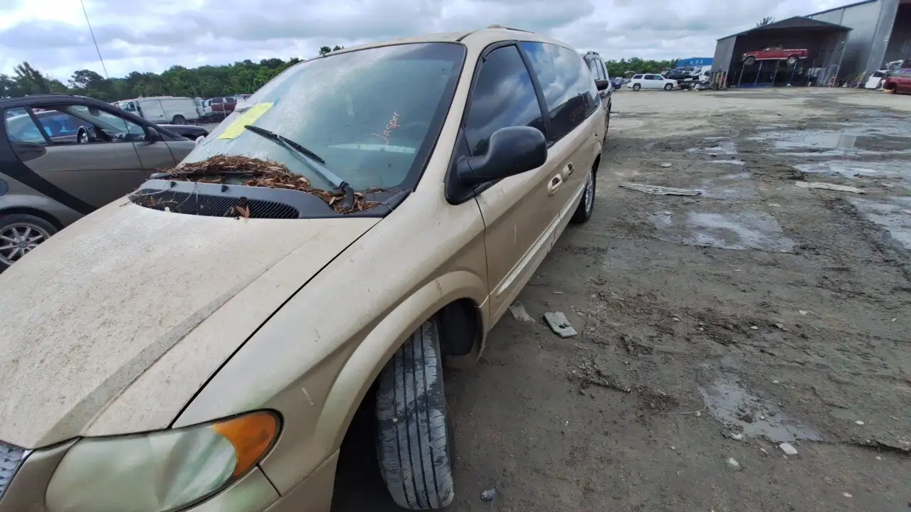 Photo of 2001 Chrysler Town & Country