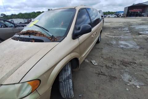 Photo of 2001 Chrysler Town & Country