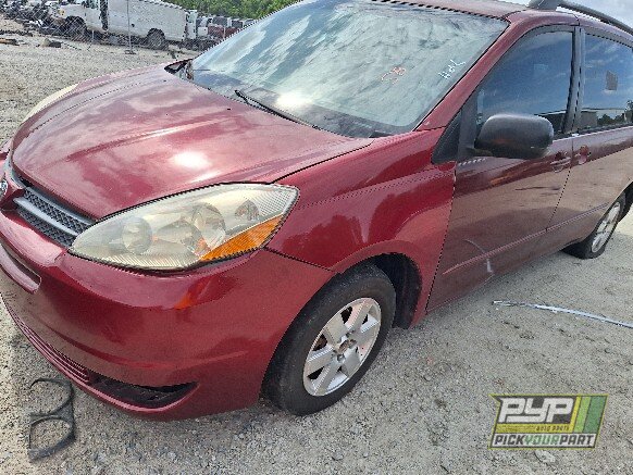 Photo of 2004 Toyota Sienna