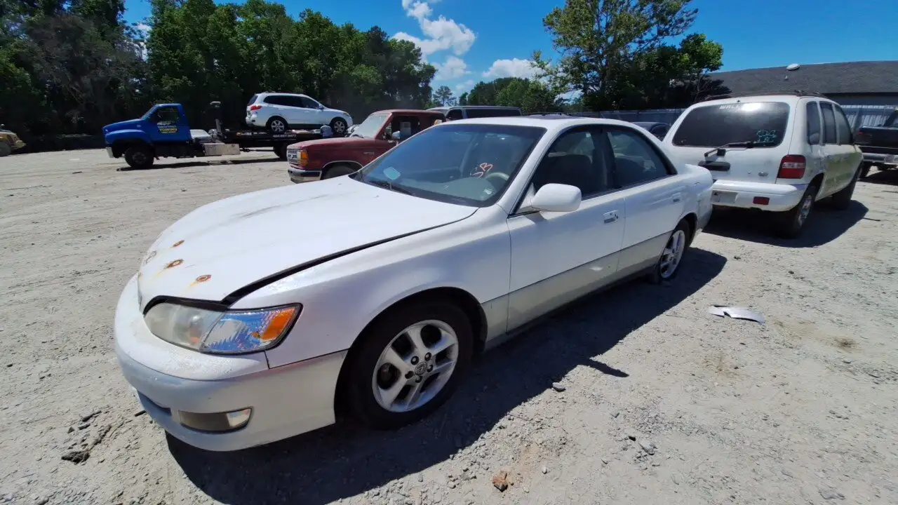Photo of 2000 Lexus Es300