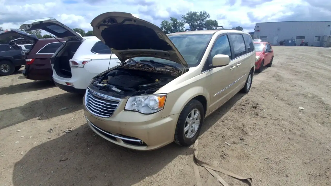 Photo of 2011 Chrysler Town & Country