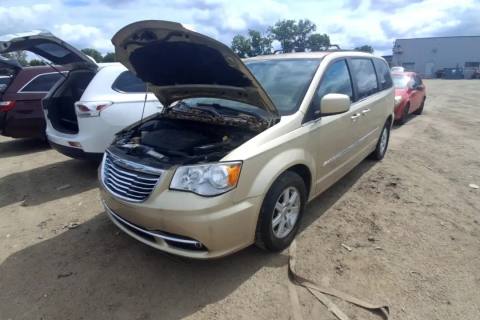 Photo of 2011 Chrysler Town & Country