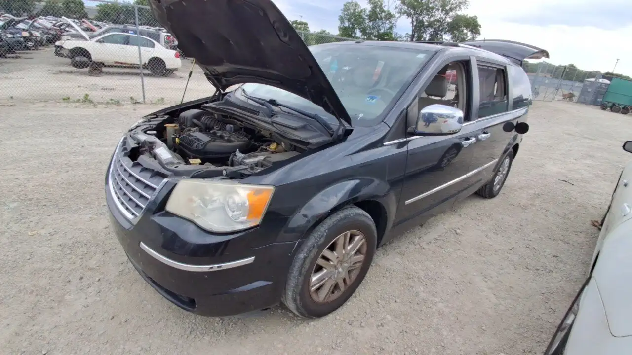 Photo of 2008 Chrysler Town & Country