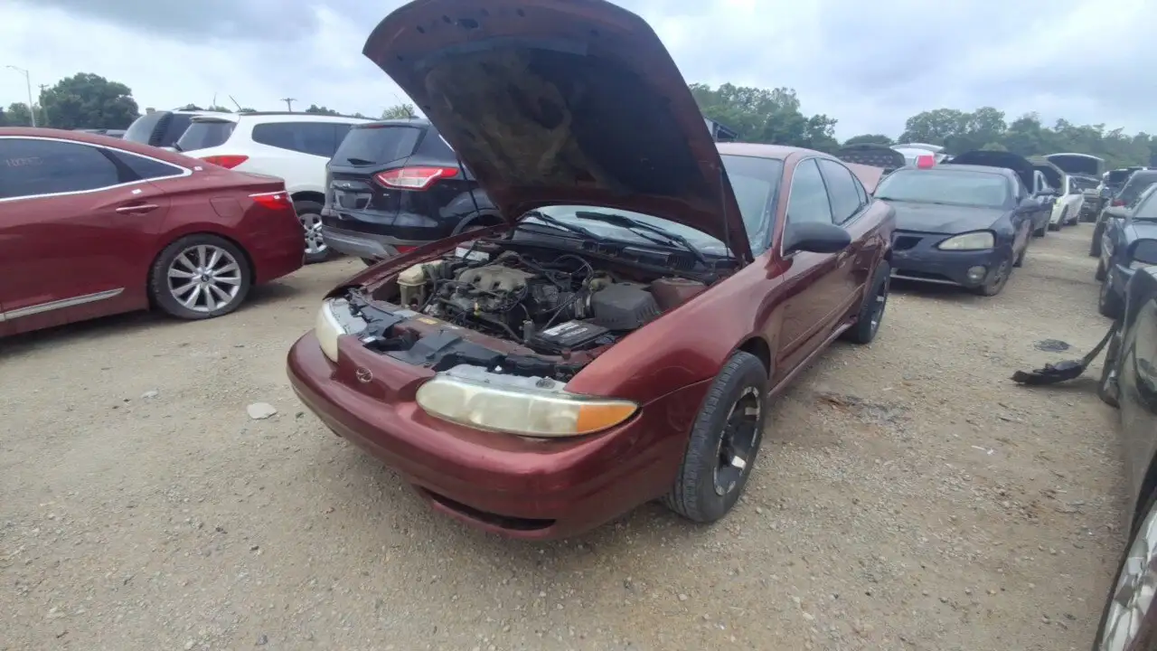 Photo of 2000 Oldsmobile Alero