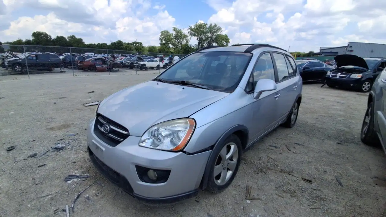 Photo of 2008 Kia Rondo