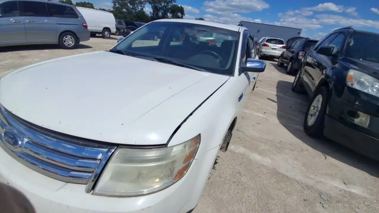 Photo of 2009 Ford Taurus