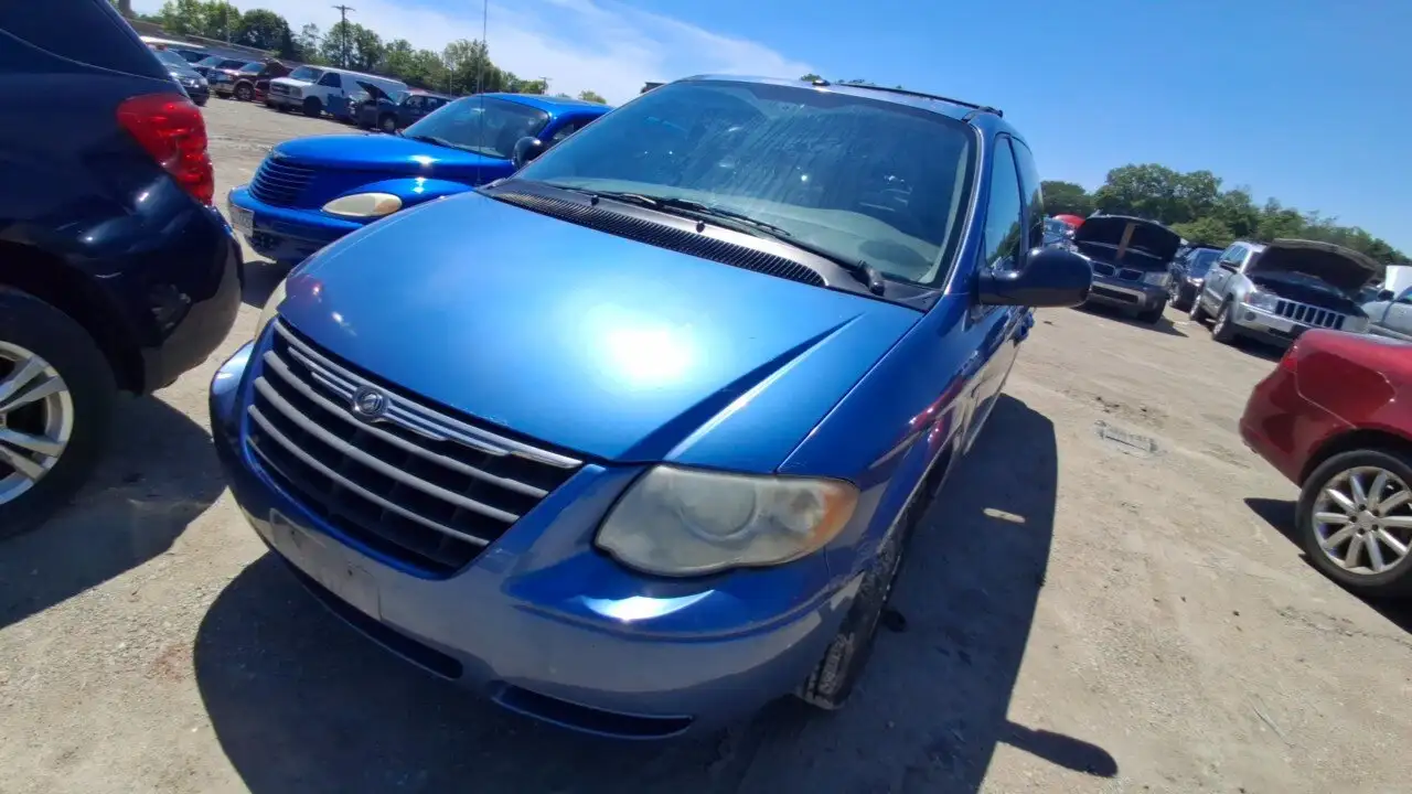 Photo of 2007 Chrysler Town & Country