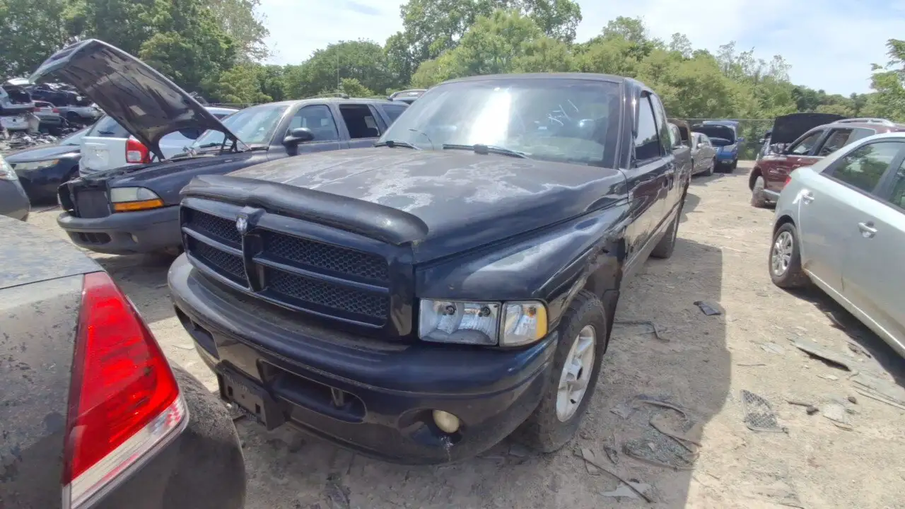 Photo of 2001 Dodge Ram 1500