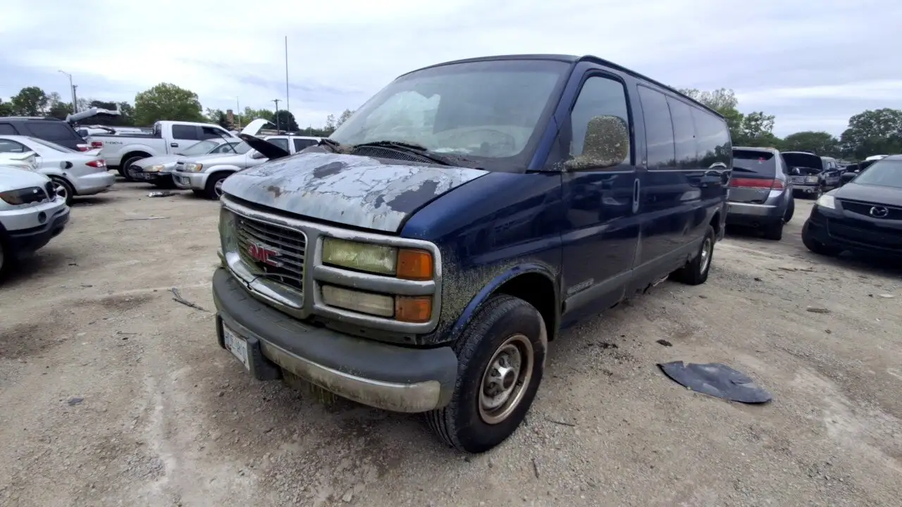 Photo of 2002 Gmc Savana 3500