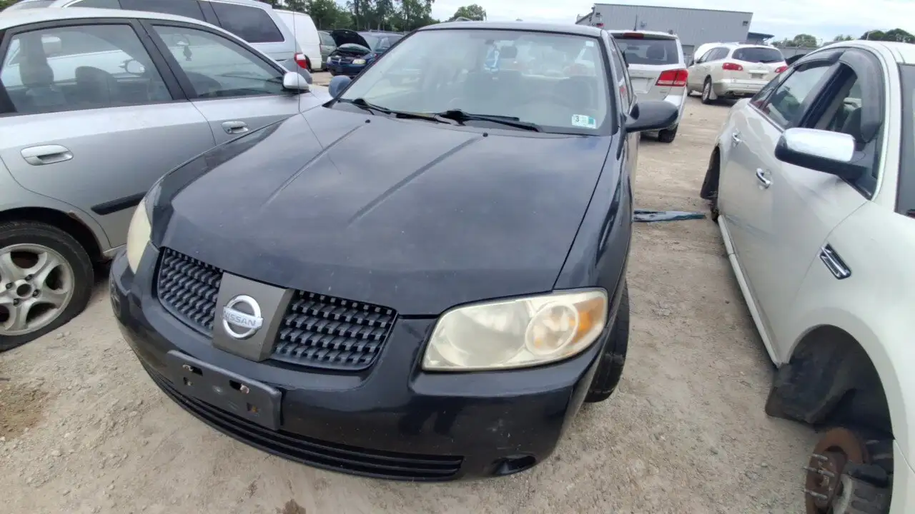 Photo of 2005 Nissan Sentra