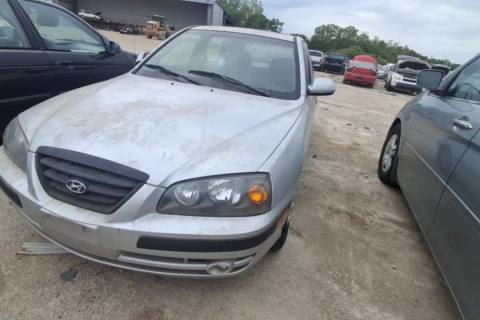 Photo of 2004 Hyundai Elantra
