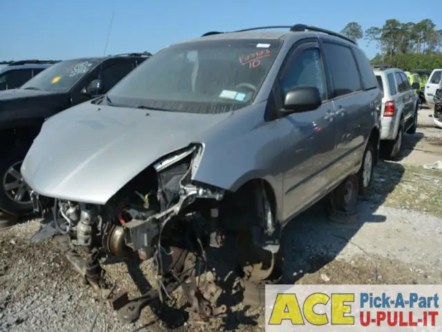 Photo of 2010 Toyota Sienna