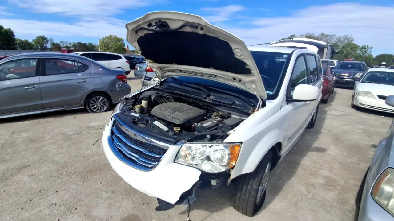 Photo of 2011 Chrysler Town & Country