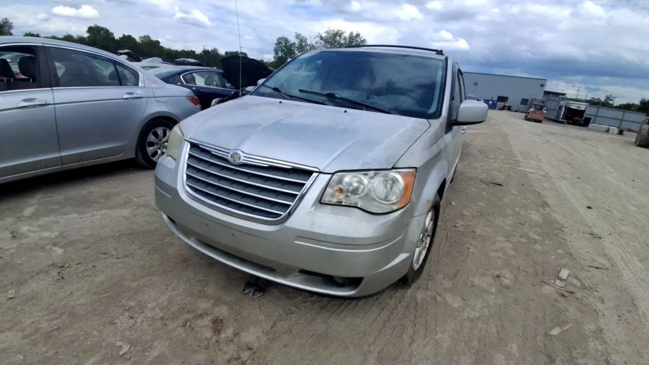 Photo of 2009 Chrysler Town & Country
