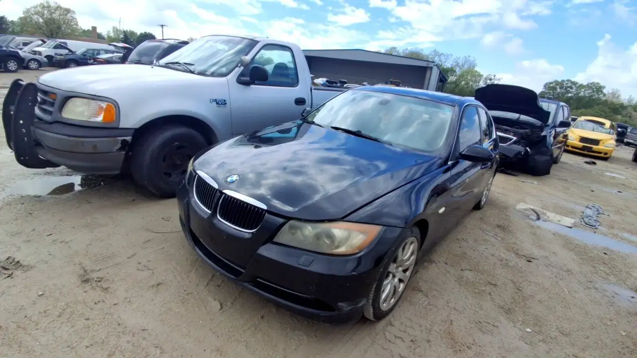 Photo of 2006 Bmw 330Xi