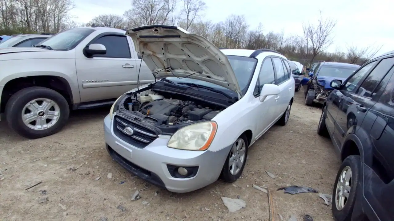 Photo of 2008 Kia Rondo