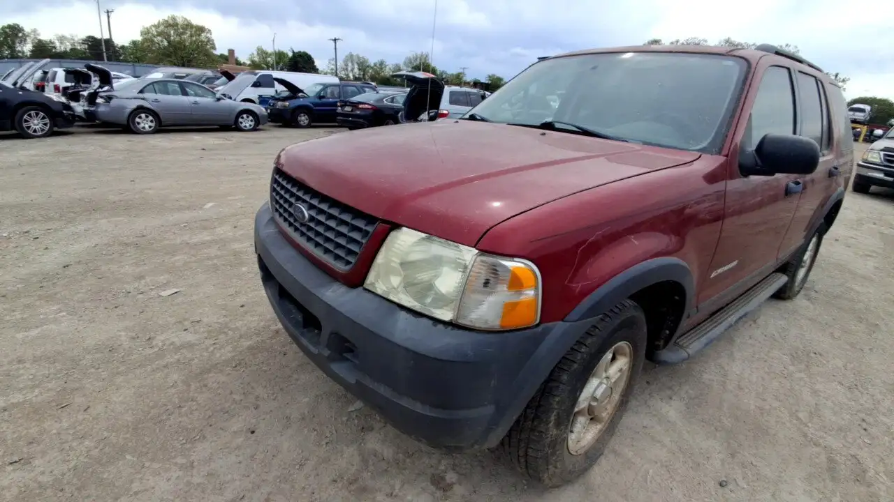 Photo of 2004 Ford Explorer