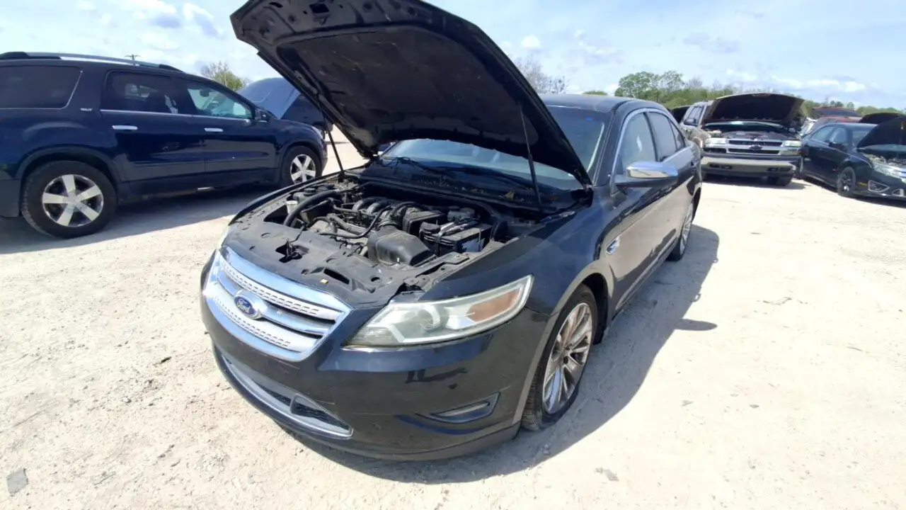 Photo of 2010 Ford Taurus