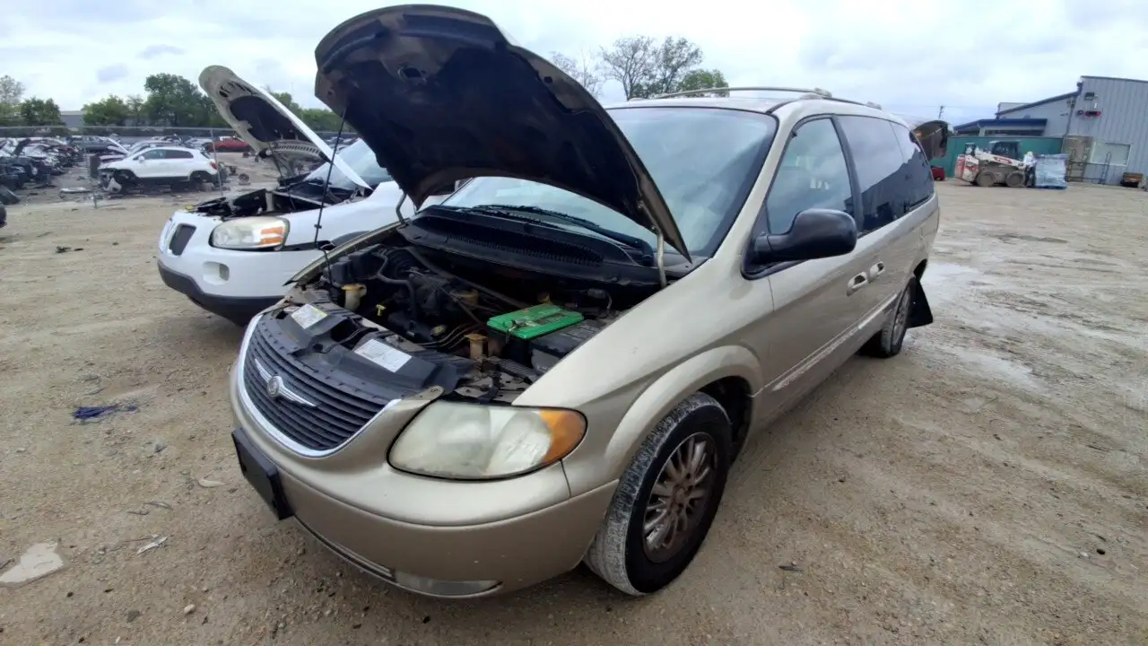 Photo of 2003 Chrysler Town & Country