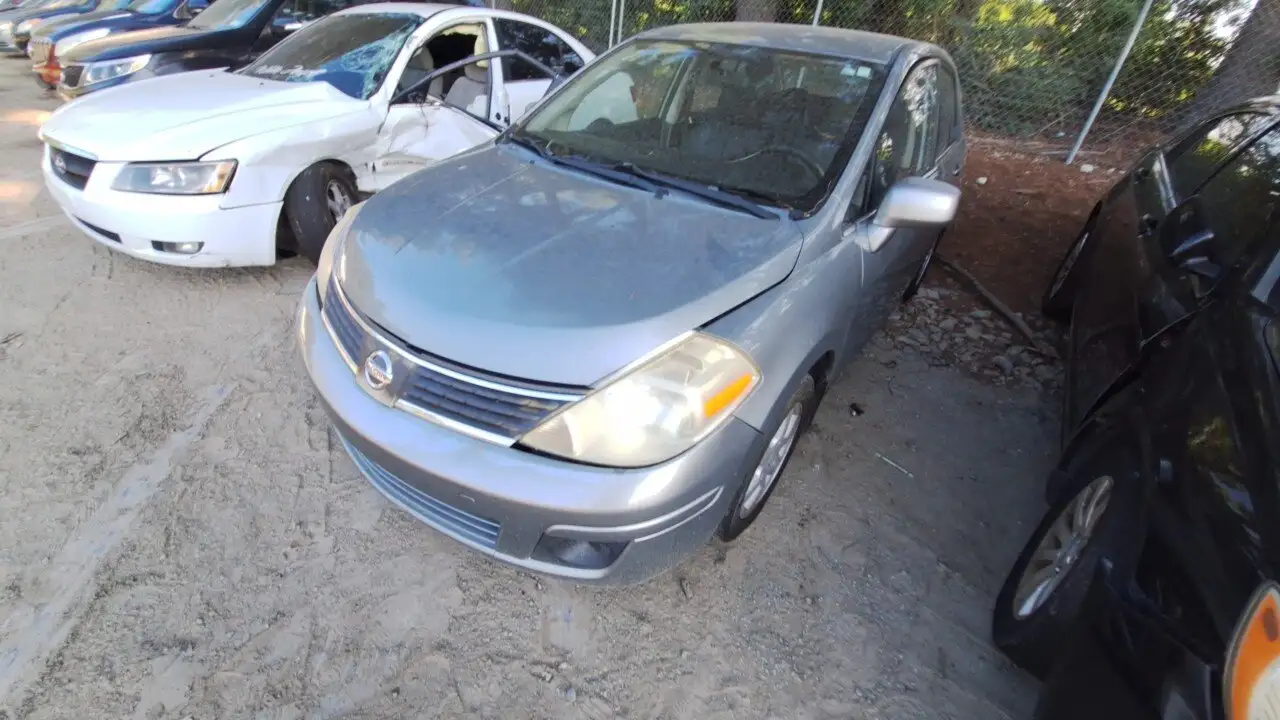Photo of 2007 Nissan Versa