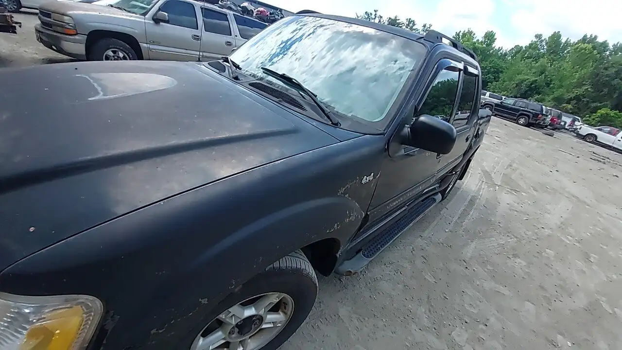 Photo of 2004 Ford Explorer Sport Trac