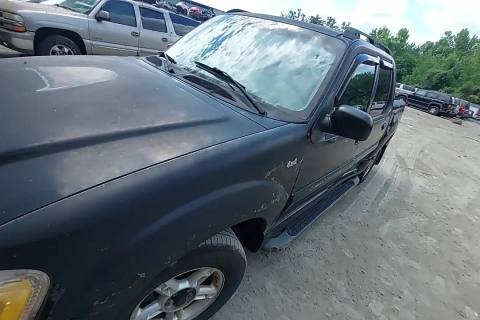 Photo of 2004 Ford Explorer Sport Trac