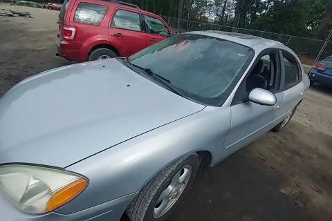 Photo of 2004 Ford Taurus